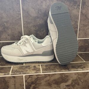 New Balance Women's Light Gray Platform Sneakers 574 size 9
